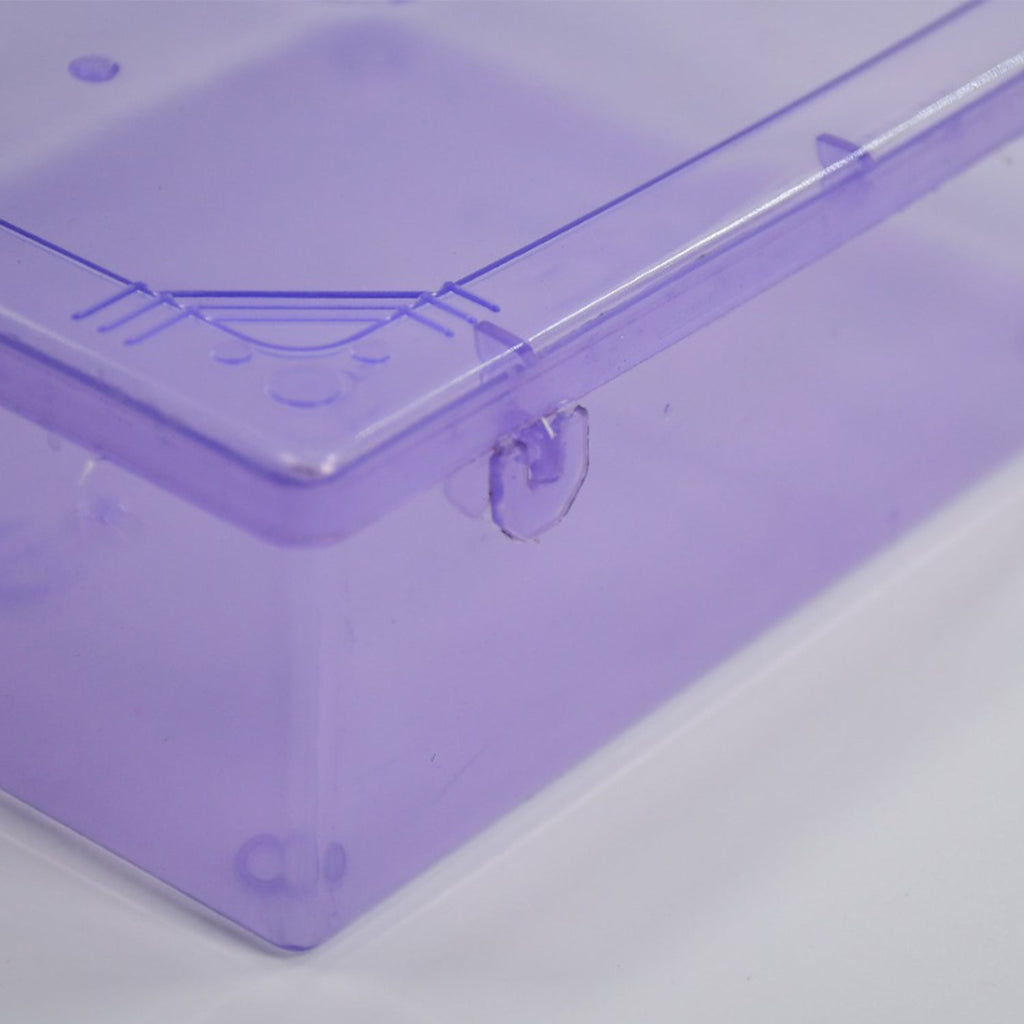 Close-up of the durable plastic and airtight lid of the container.