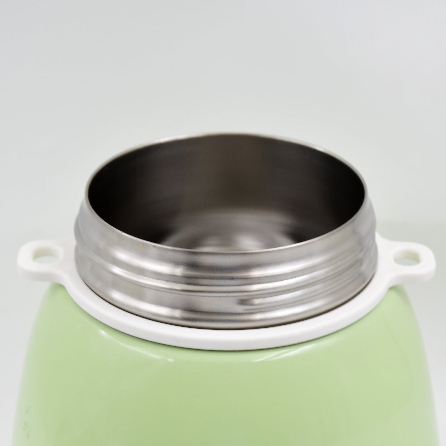 Sleek design of the 1200ml stainless steel insulated mug from Own Hydrate.