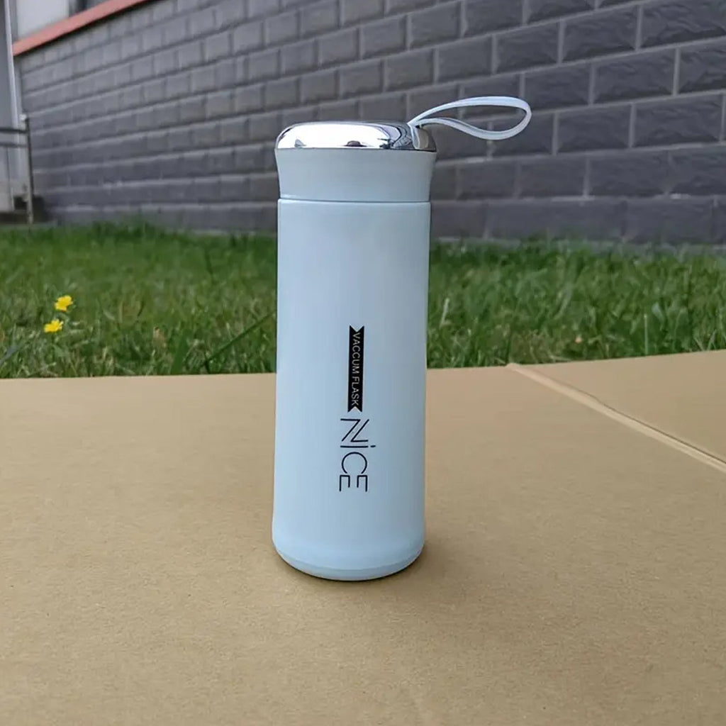 Clear borosilicate glass water bottle 300ml with a black lid, ideal for outdoor sports.