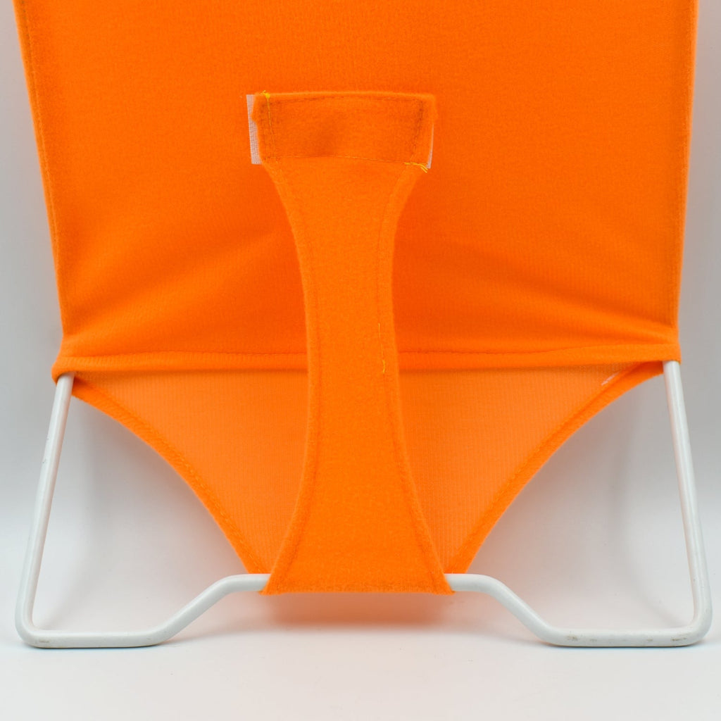 Comfortable bath seat for babies, suitable for showers and quick drying.
