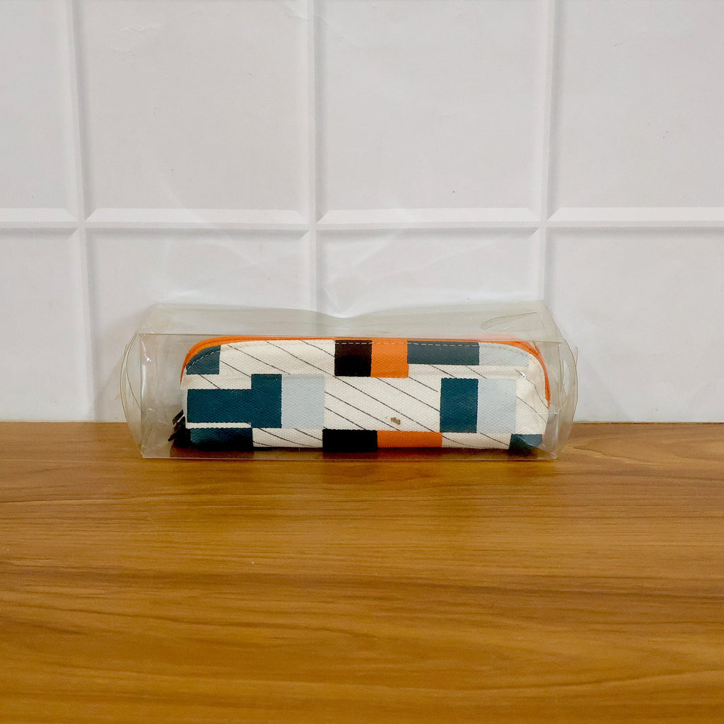Closeup of zipper pull on fabric pencil pouch