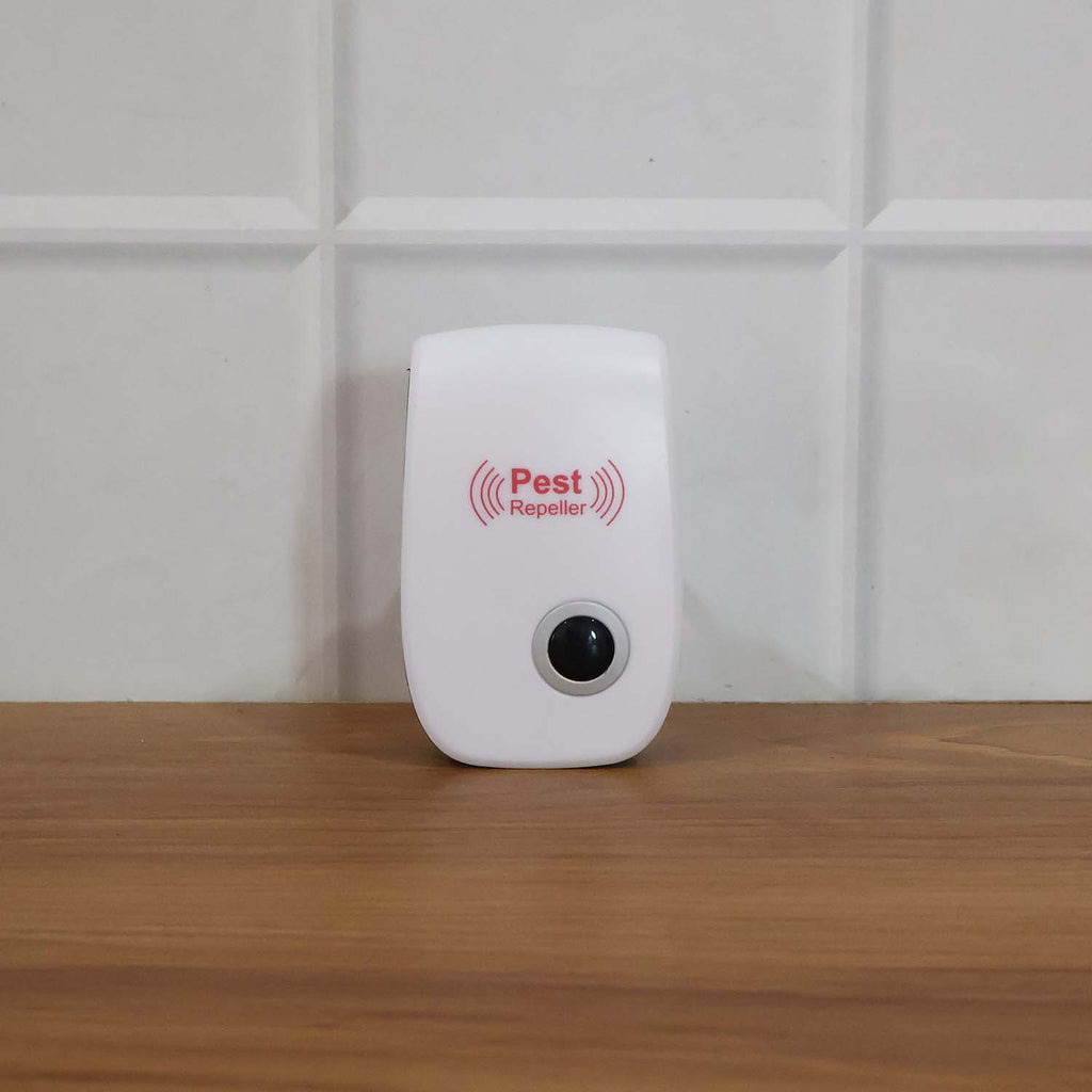 Anti-mosquito ultrasonic plug device for home pest control